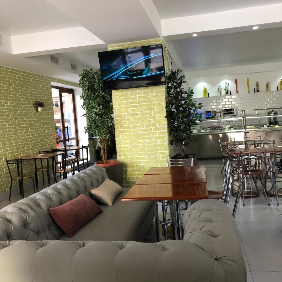 золотий лев Hotel