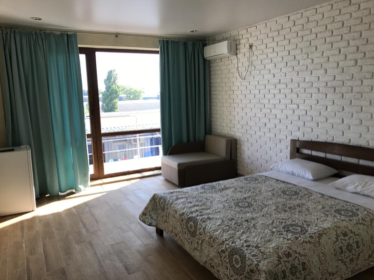 золотий лев Hotel *