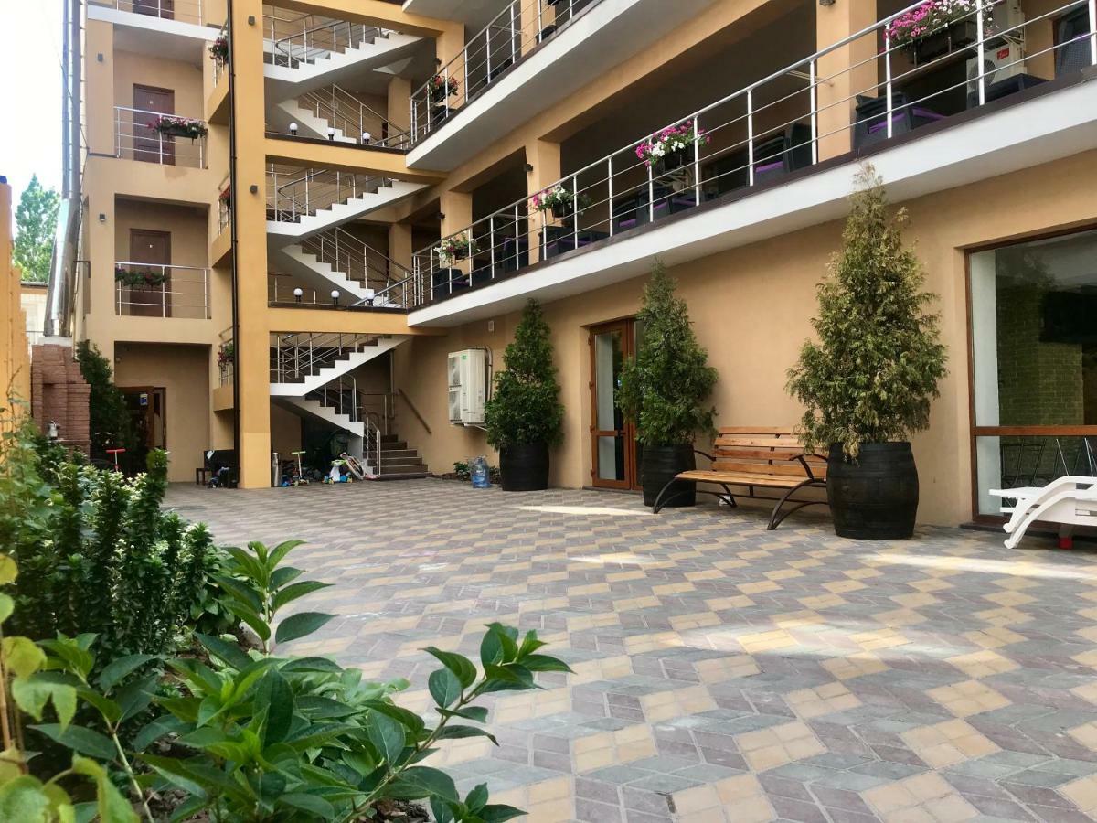 золотий лев Hotel Zatoka