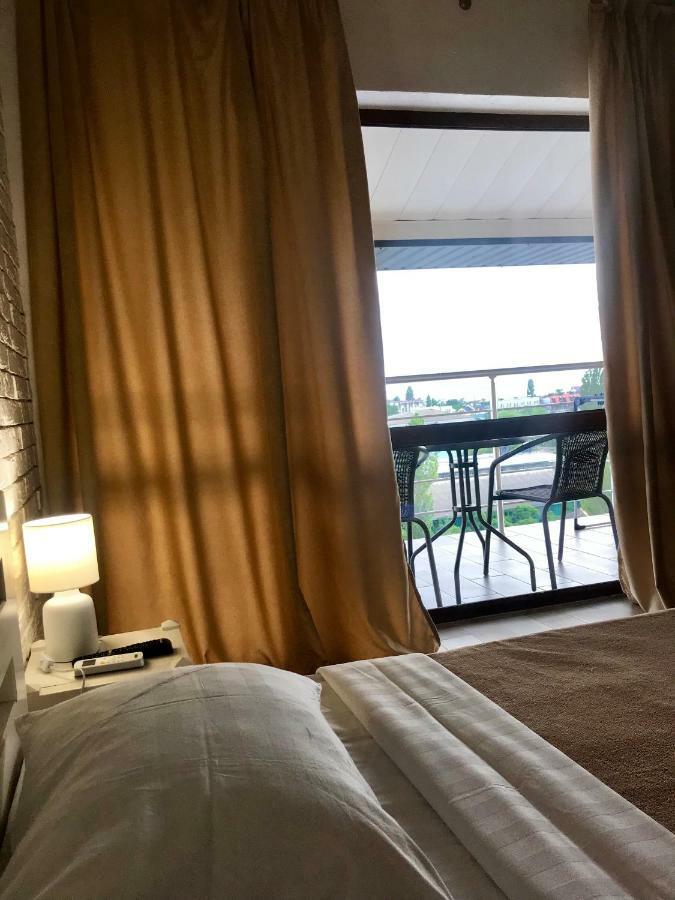 золотий лев Hotel